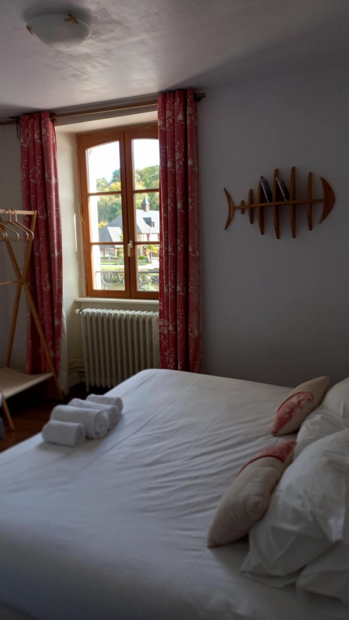 Le Poisson Ivre Bed & Breakfast Dinan Ngoại thất bức ảnh