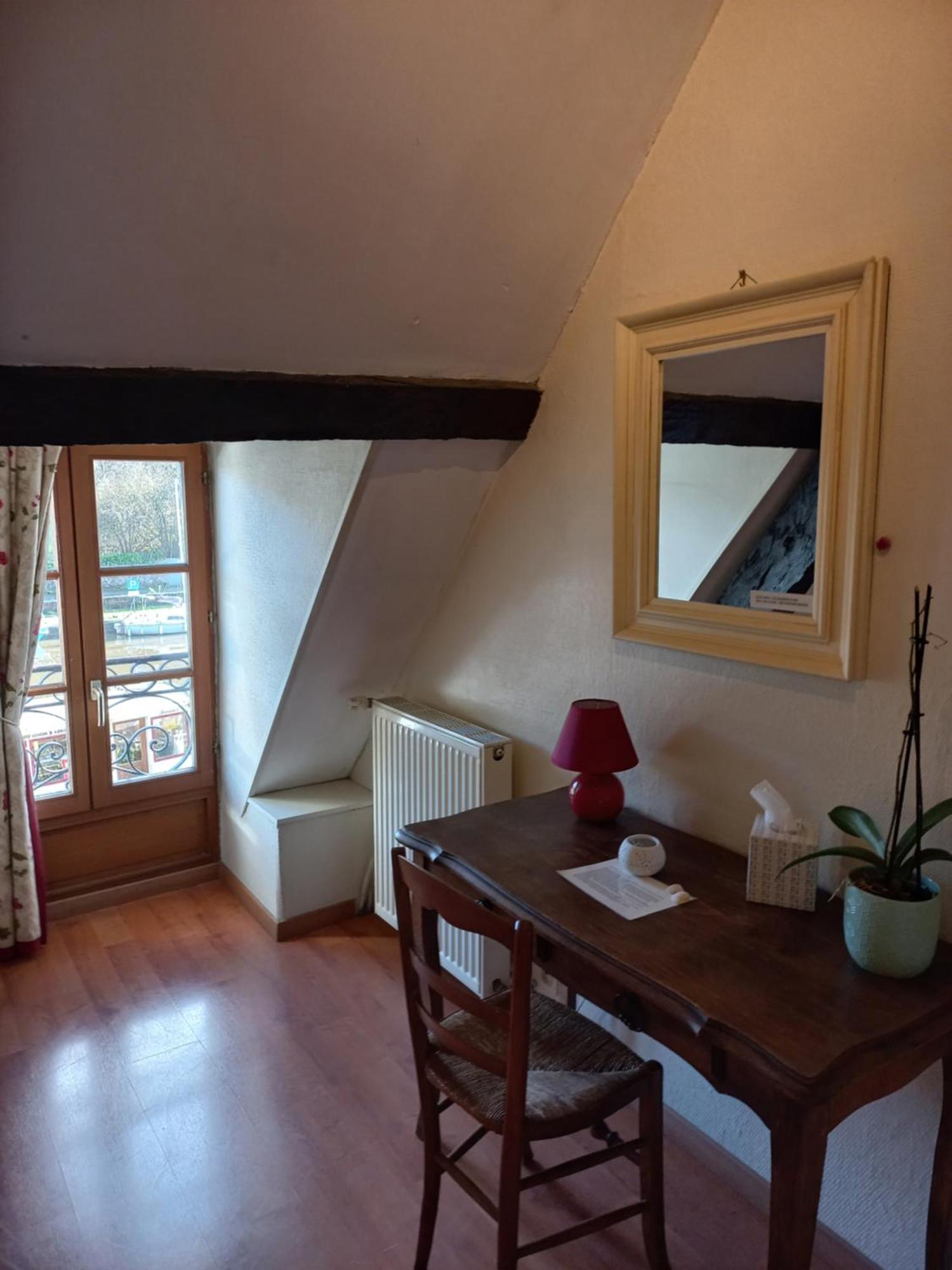 Le Poisson Ivre Bed & Breakfast Dinan Ngoại thất bức ảnh